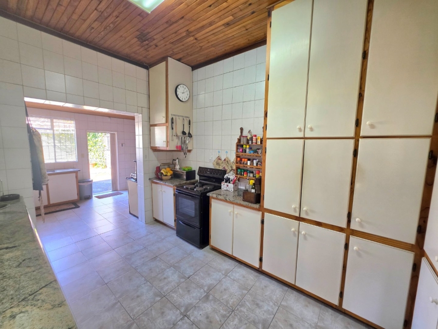 8 Bedroom Property for Sale in Bethlehem Free State